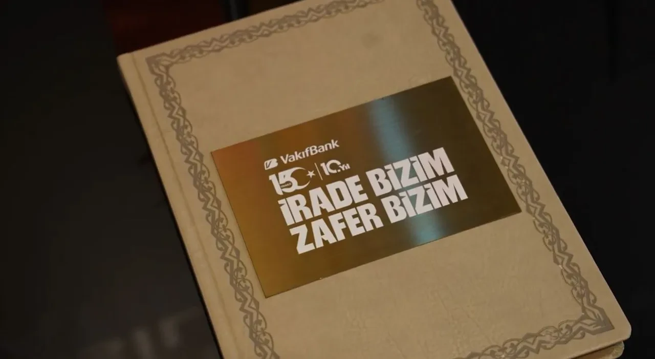 “İrade Bizim, Zafer Bizim” sergisi ziyaretçileriyle buluştu