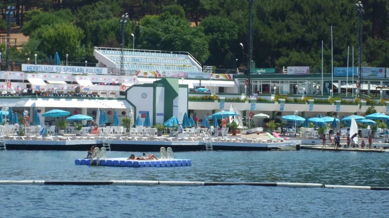 İstanbul'un deniz suyu en temiz plajları belli oldu: İşte gönül rahatlığıyla yüzebileceğiniz 67 lokasyon