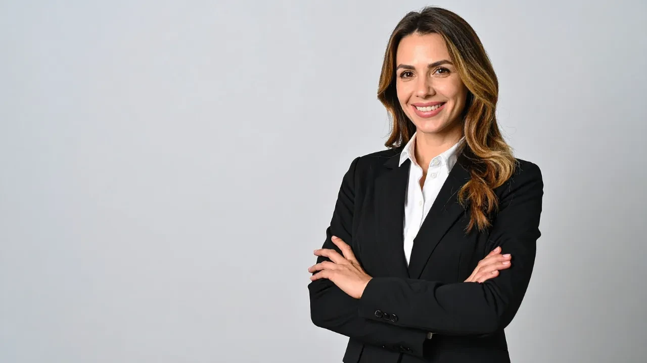 Kadınlara özel şirket ortamına uygun kombin önerileri 2026