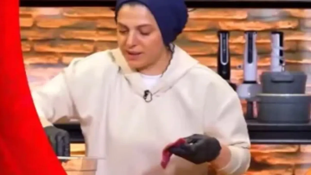 MasterChef Mehmet şeften Hatice Azman’a olay sözler! Kafası dükkanda müşteri kaybetmekten korkuyor