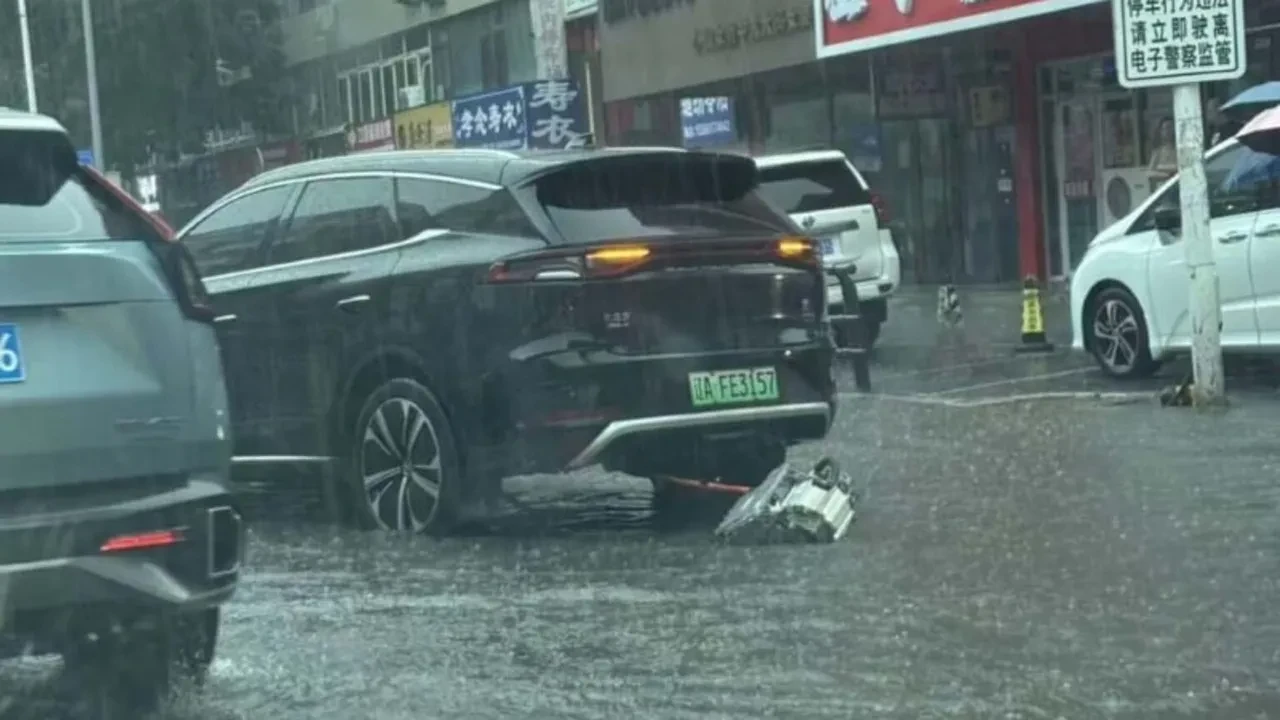Yolda giderken motoru düşen BYD için ilk açıklama geldi