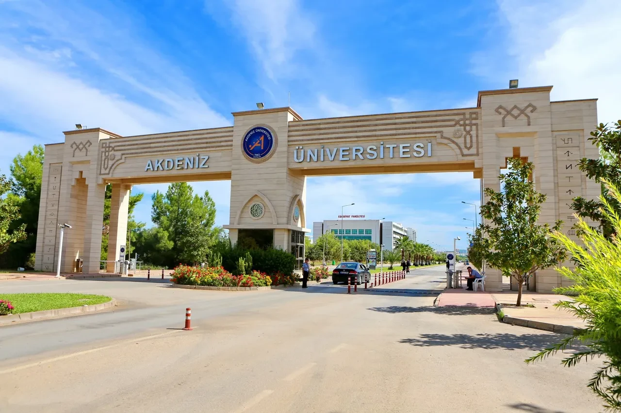 2026 Akdeniz Üniversitesi Taban Puanları tablosu! EA, SAY, SÖZ, DİL Akdeniz Üniversitesi başarı sıralamaları ve kontenjanları