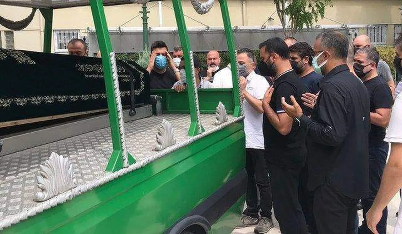 Alişan'ın kardeş acısı dinmedi! Selçuk Tektaş'ı ölüm yıl dönümünde böyle andı