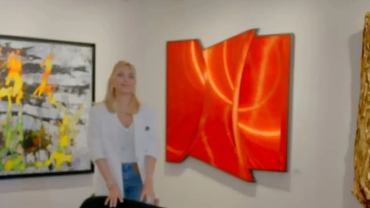 Arzu Sabancı Boğaz'daki görkemli yalısının kapılarını açtı! O odası tam bir sanat galerisi!