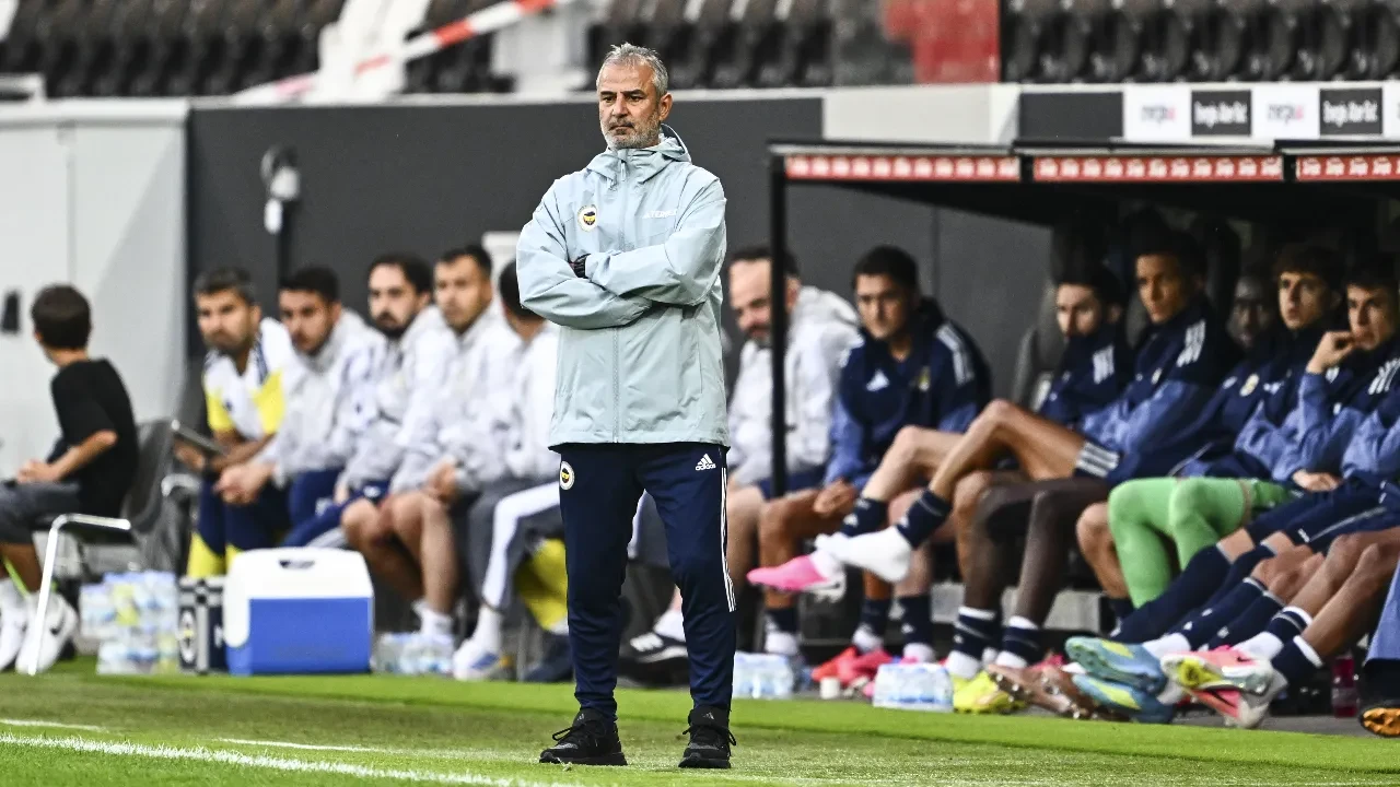 Fenerbahçe'de 2 oyuncu kadro dışı! Yeni transferler UEFA listesine eklendi