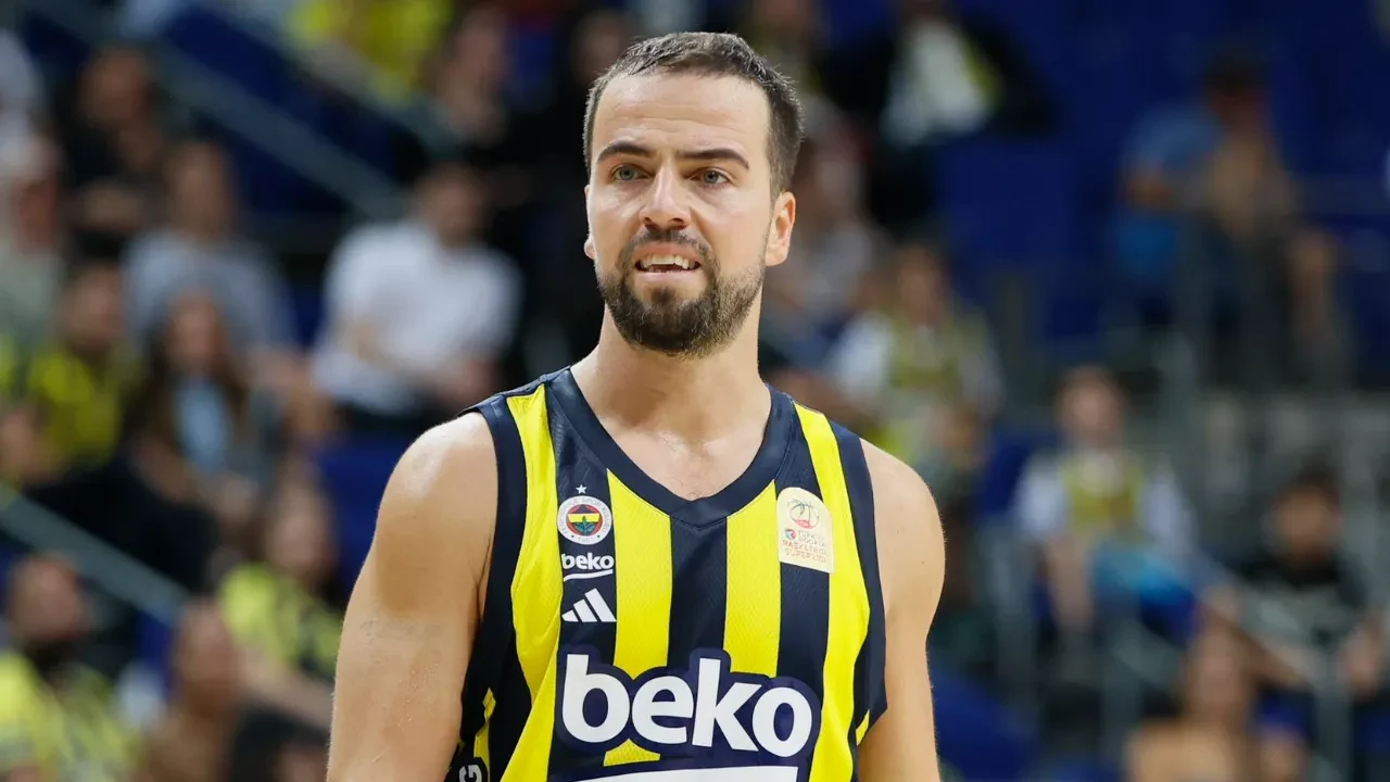 Fenerbahçe'den Melih Mahmutoğlu kararı! Tecrübeli oyuncunun geleceği belli oldu