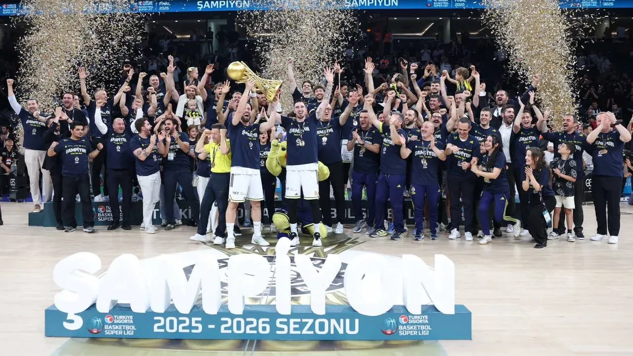 Fenerbahçe'den Melih Mahmutoğlu kararı! Tecrübeli oyuncunun geleceği belli oldu