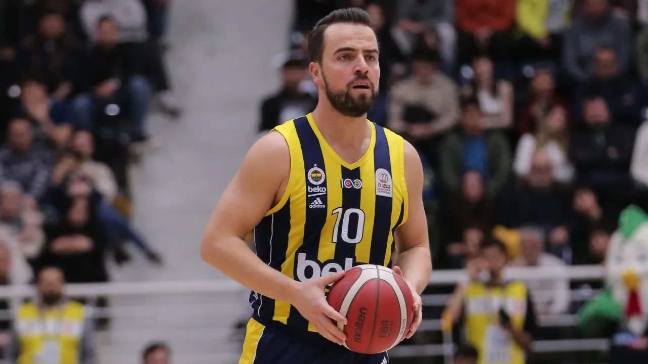 Fenerbahçe'den Melih Mahmutoğlu kararı! Tecrübeli oyuncunun geleceği belli oldu