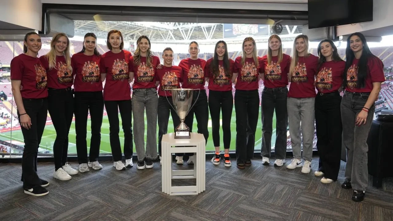 Galatasaray eski Beşiktaşlıyı kadrosuna kattı! Cimbom yeni transferi duyurdu
