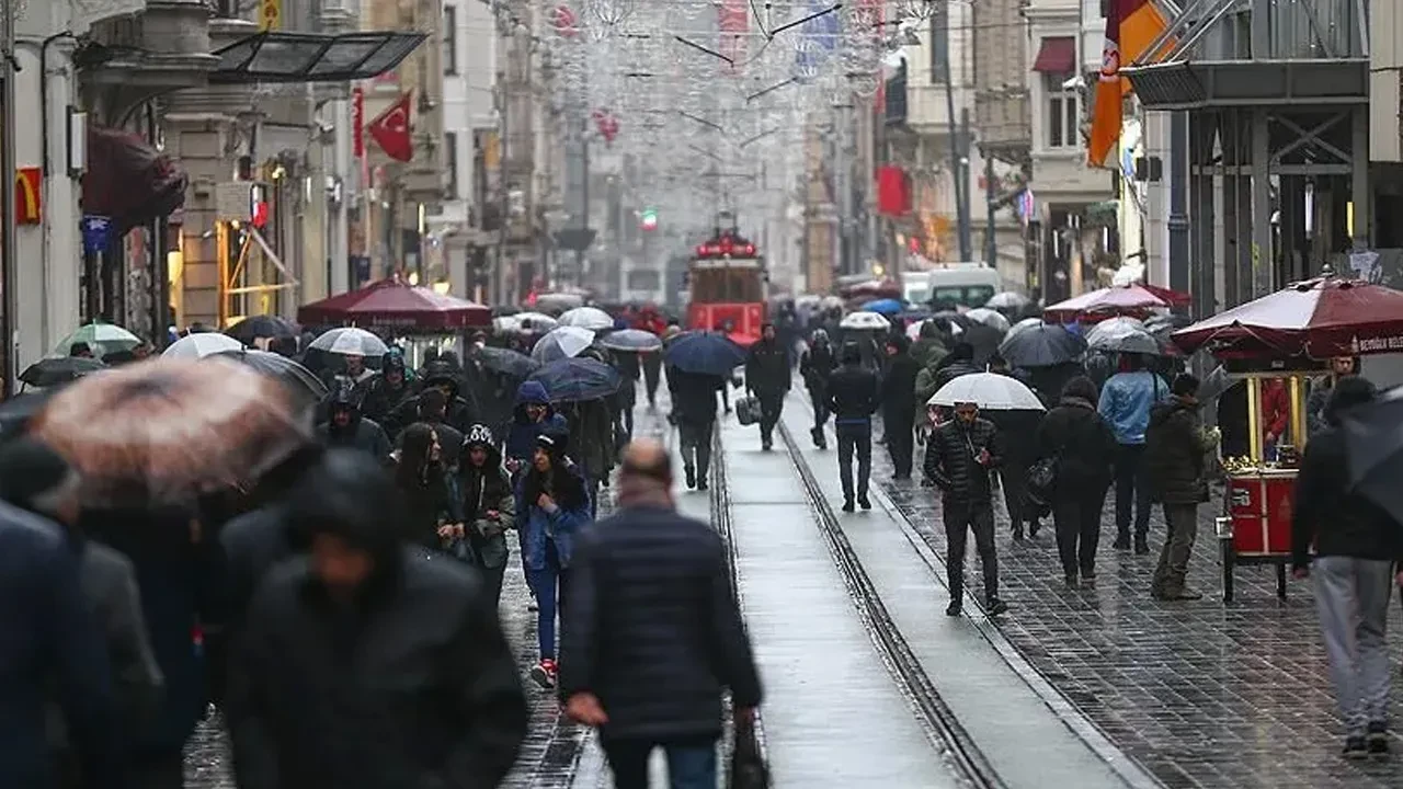 İstanbul'u sağanak yağış vuracak! AKOM tarih verdi: Sıcaklık 8 derece birden düşecek