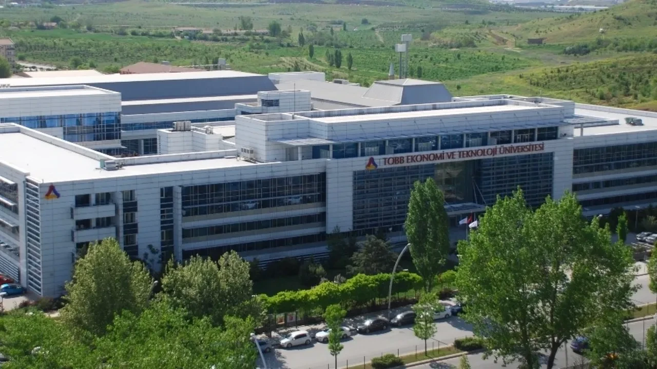 İşverenlerin en çok tercih ettiği üniversiteler belli oldu! İşte mezunları en kolay iş bulan üniversiteler