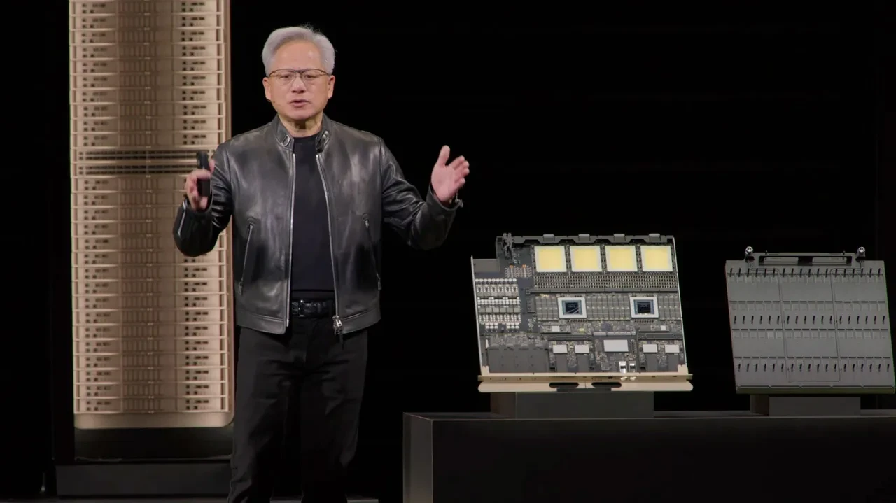 Nvidia CEO'su Jensen Huang'ın imzalı deri ceketi açık artırmada dudak uçuklatan fiyata satıldı