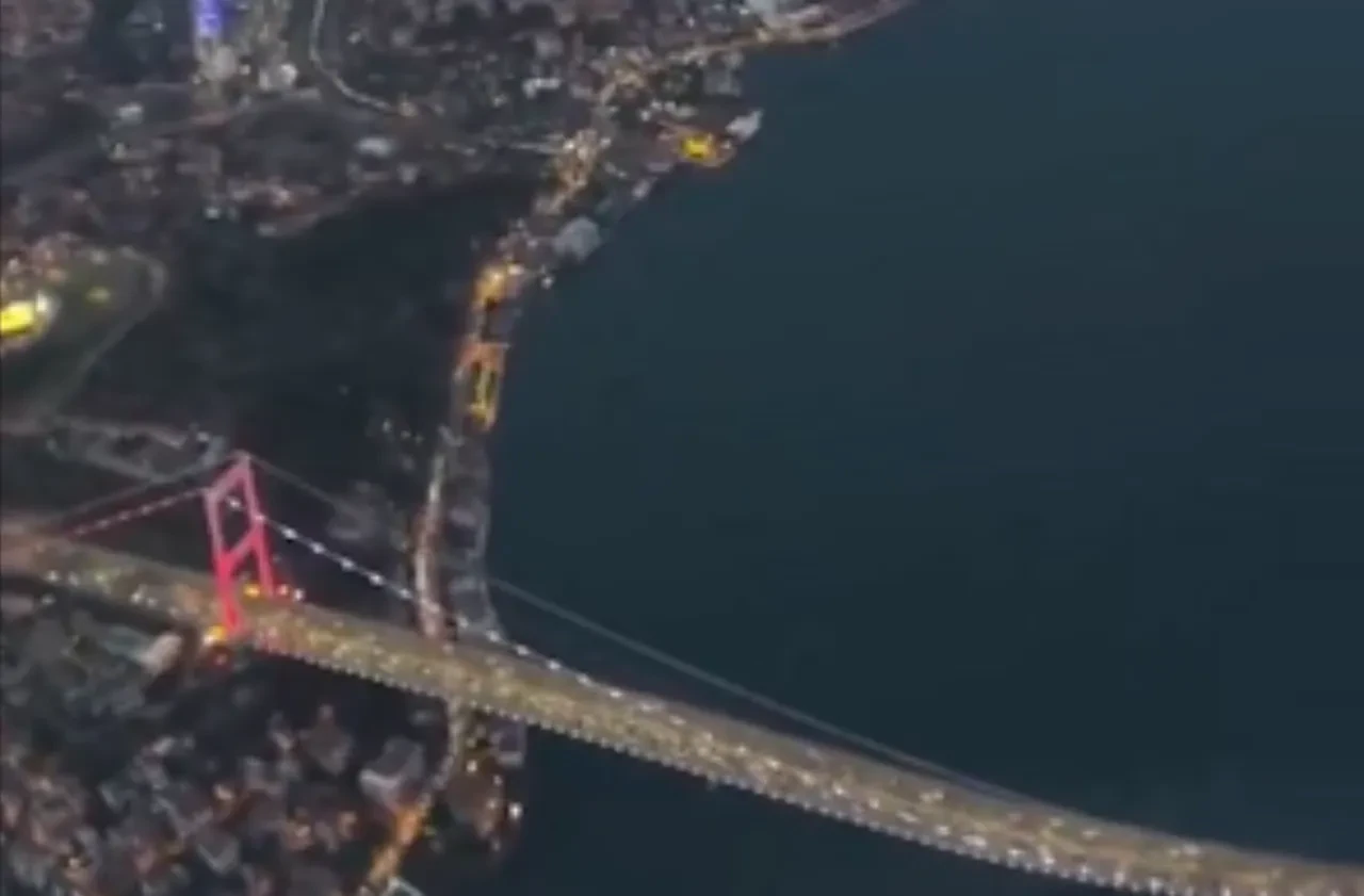 Pilotun kokpitinden nefes kesen İstanbul manzarası! Her saniyesi hayran bıraktı 