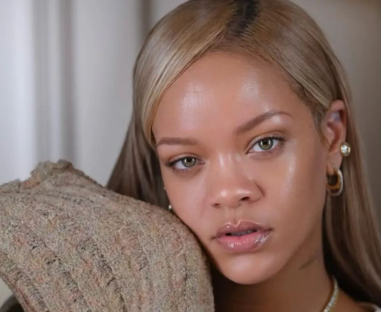 Rihanna Türkiye'ye mi geliyor? Rihanna'dan kafa karıştıran sosyal medya hamlesi