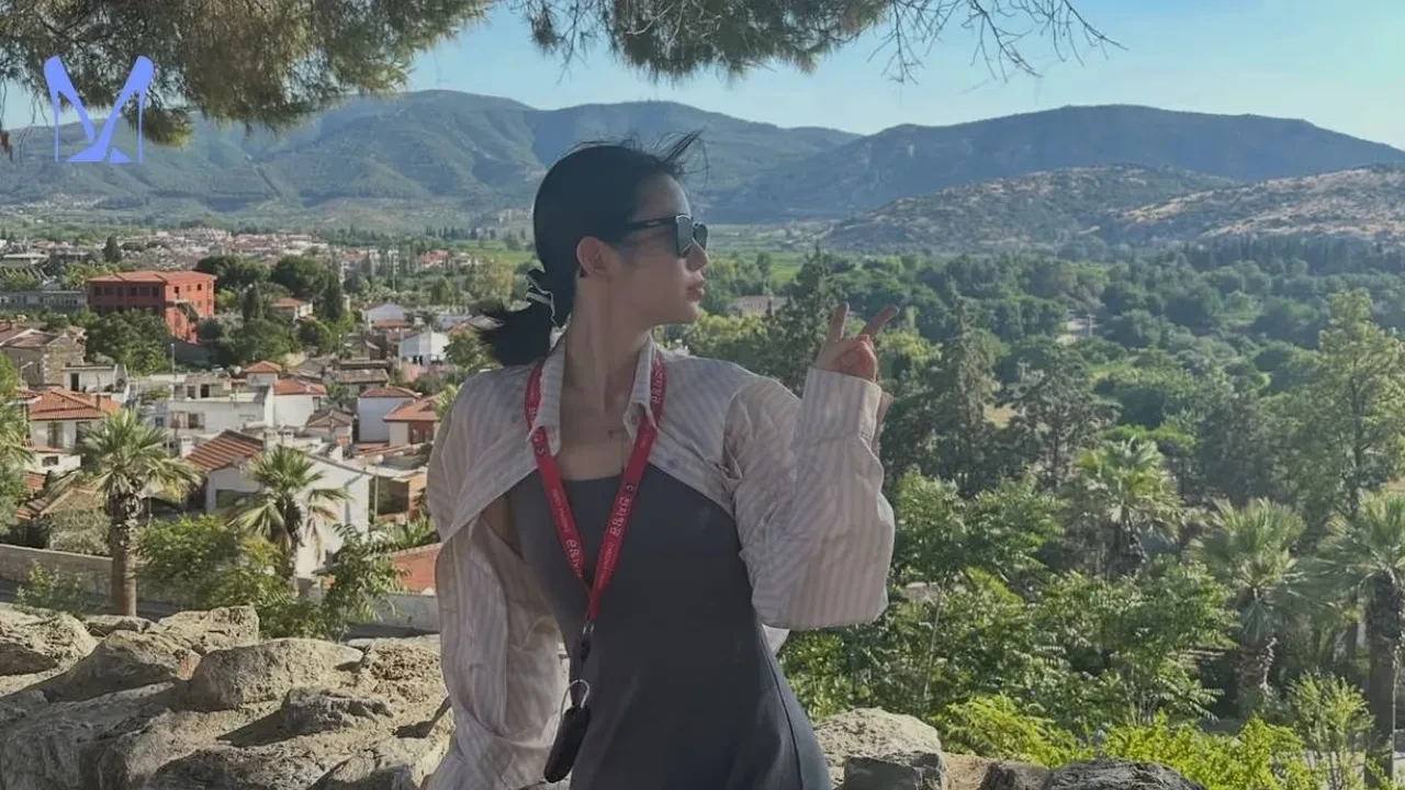 Shin Ye Eun Türkiye ziyaretine ait fotoğraflar yayınladı! Güney Koreli aktörün paylaşımı büyük ilgi gördü