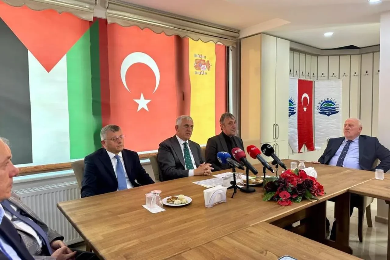 Trabzon Of'tan İspanya'ya anlamlı jest: 'Sanchez ve futbolcular hemşerimiz'