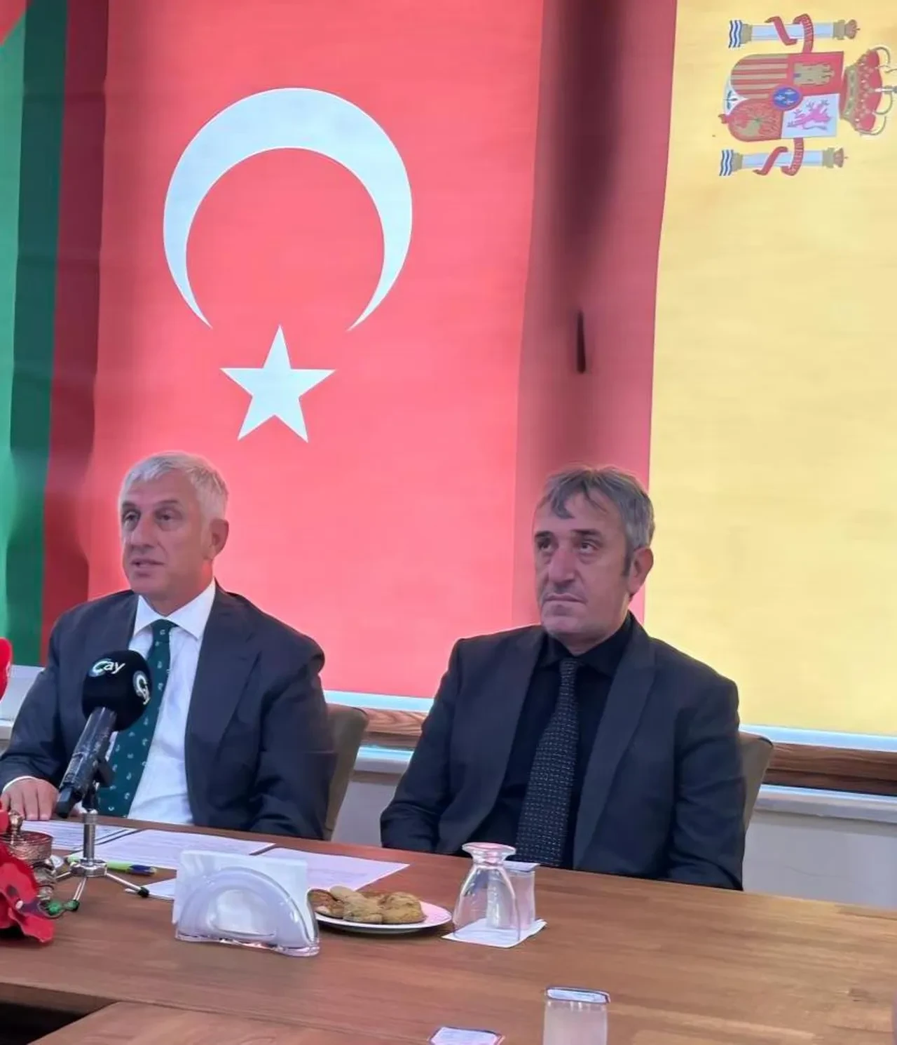 Trabzon Of'tan İspanya'ya anlamlı jest: 'Sanchez ve futbolcular hemşerimiz'