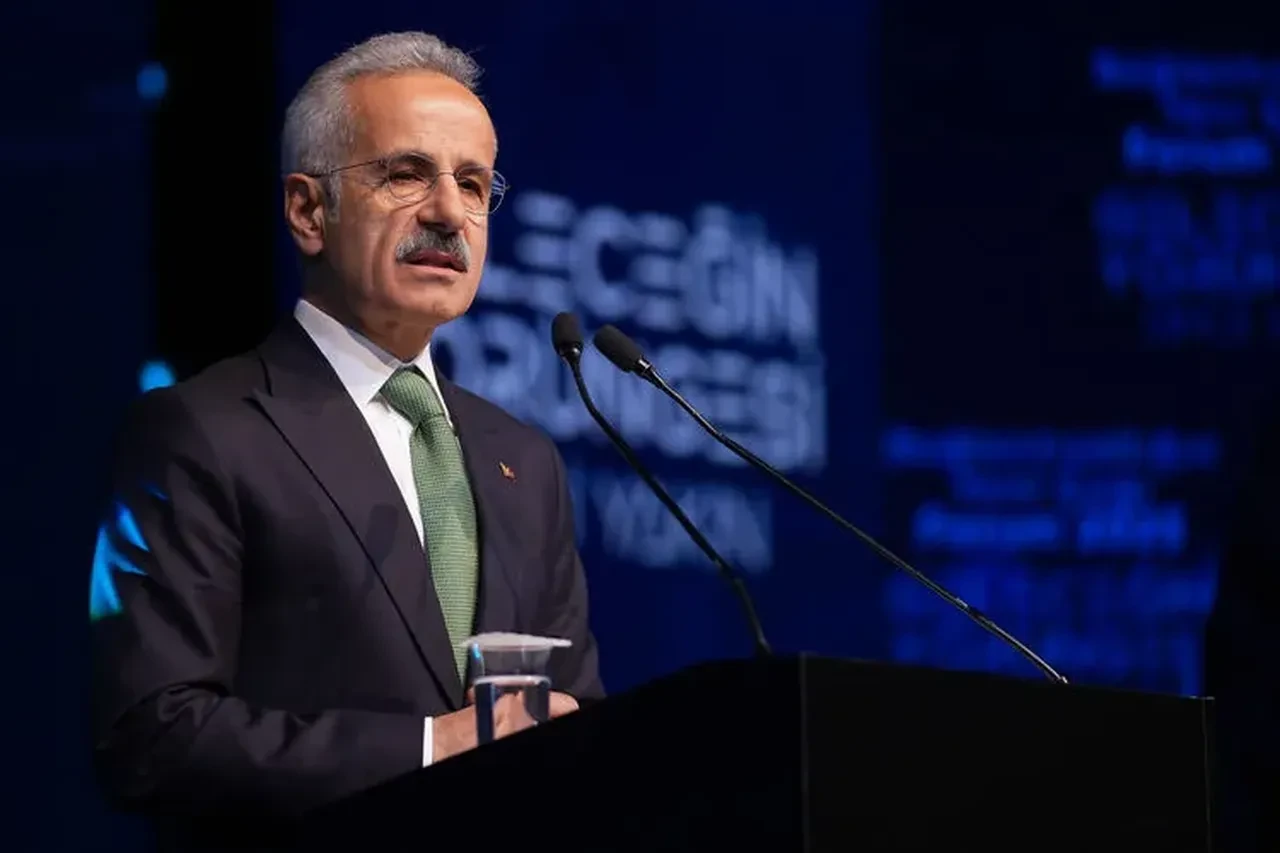 Bakan Uraloğlu duyurdu! Türkiye, haberleşme uydusu üreten 11 ülkeden biri oldu 