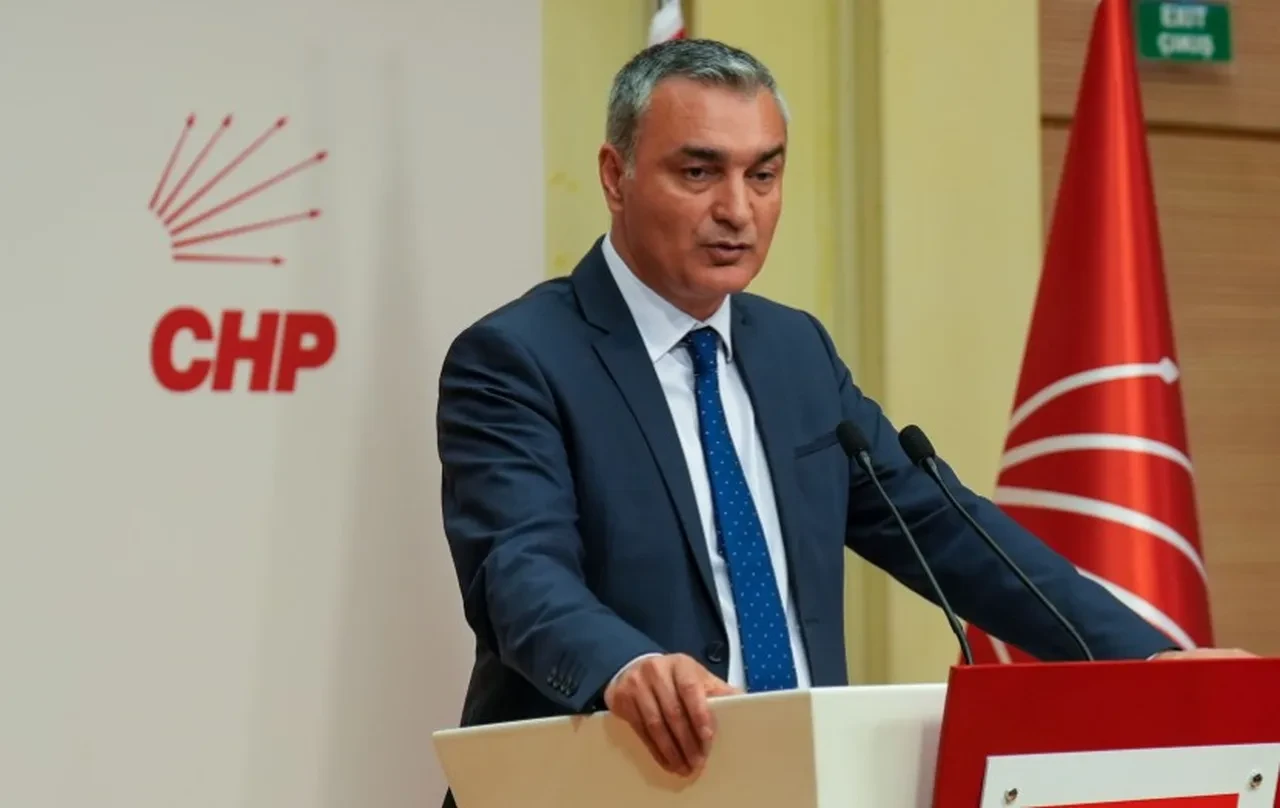 CHP Sözcüsü duyurdu! 4 il teşkilatı feshedildi