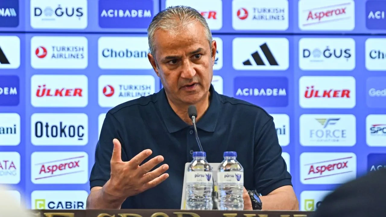 Fenerbahçe'de İsmail Kartal, Gornik Zabrze galibiyetini değerlendirdi: "Çok üstün bir futbol oynadık"