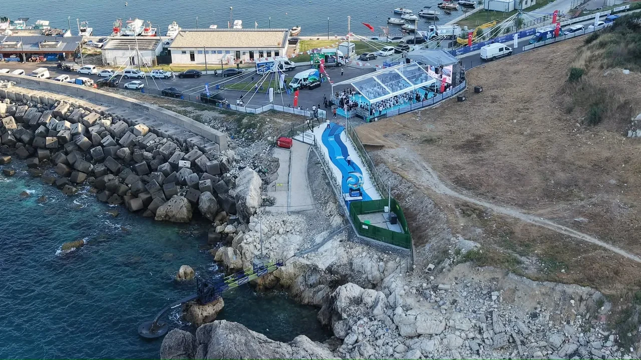 Karadeniz’in hırçın dalgaları Arnavutköy’de enerjiye dönüştü