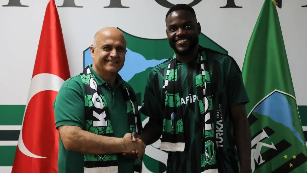 Kocaelispor'da bir transfer daha! Yeşil-siyahlılar resmen açıkladı