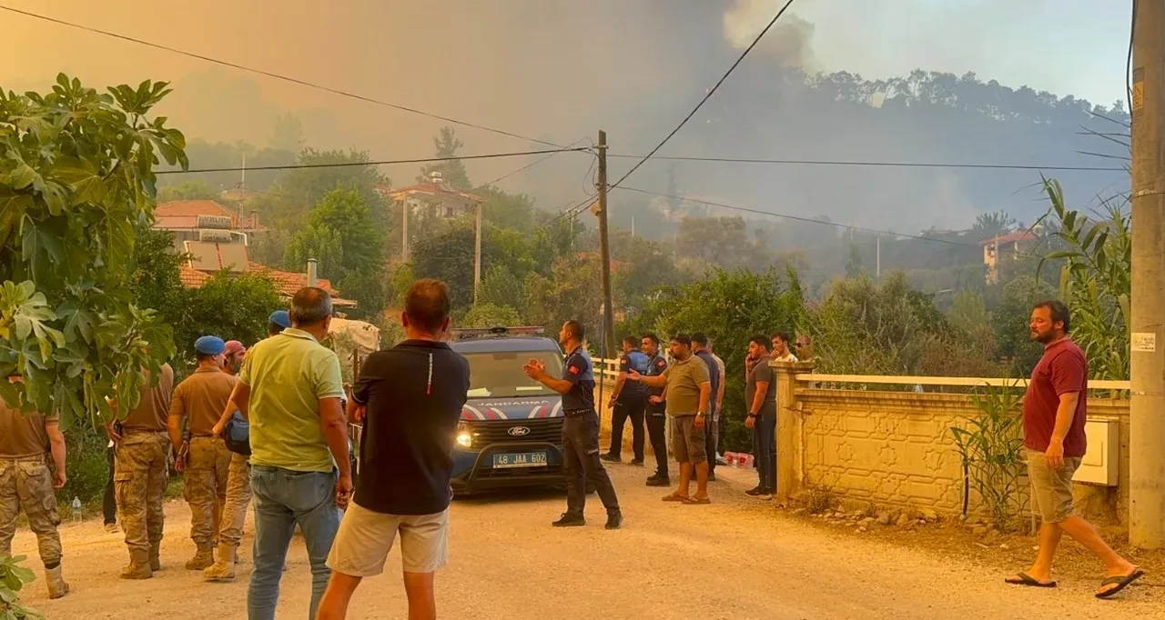Muğla Göcek yangın son dakika! Fethiye Göcek yangın söndürüldü mü?