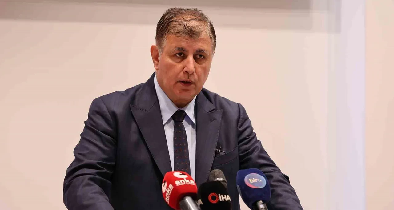 Ankara'da sürpriz ziyaret! CHP'den istifa eden İzmir Büyükşehir Belediye Başkanı Cemil Tugay Bakan Murat Kurum'la bir araya geldi