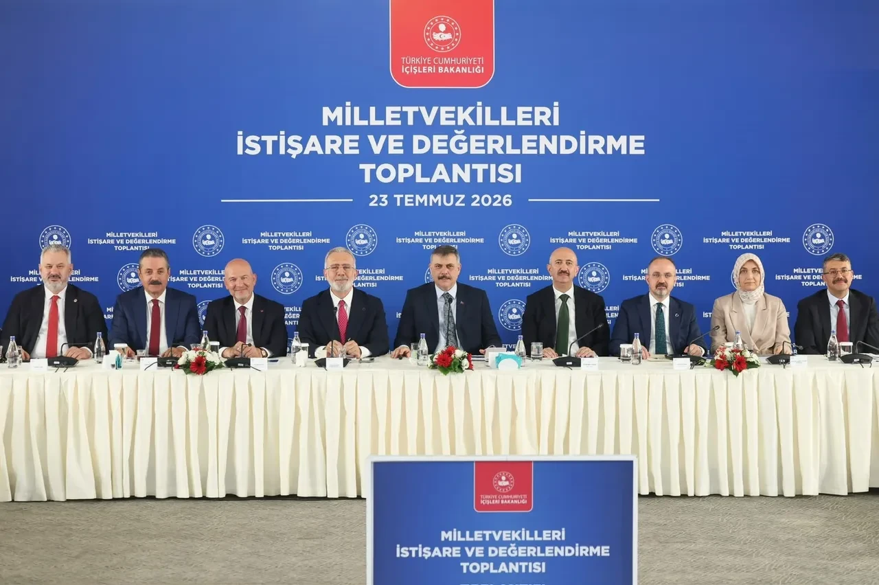 Bakan Çiftçi'den sert sözler: Ahbap çavuş rezaleti resmi kurumların güvenilirliğini ortaya koydu