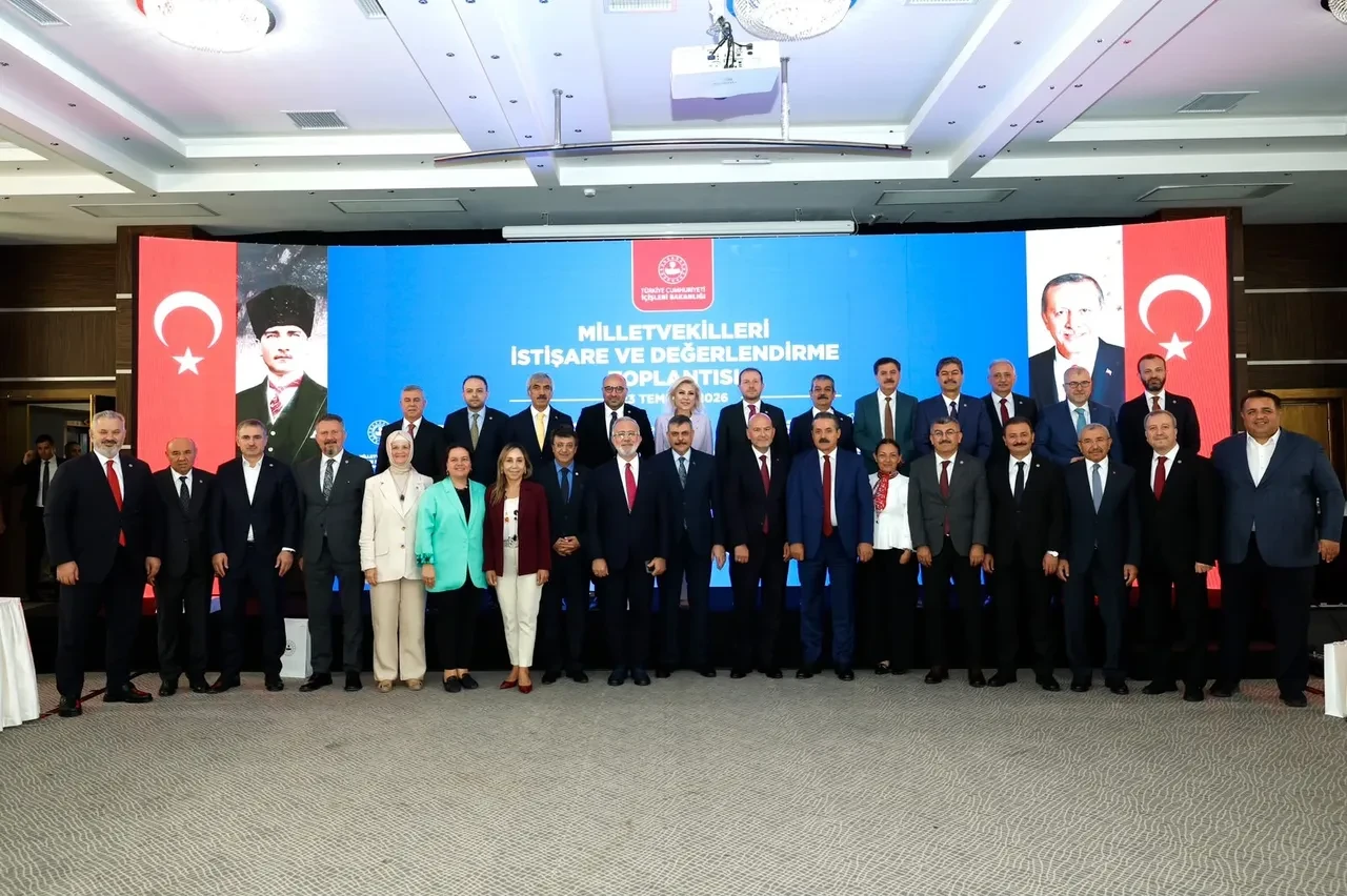 Bakan Çiftçi'den sert sözler: Ahbap çavuş rezaleti resmi kurumların güvenilirliğini ortaya koydu