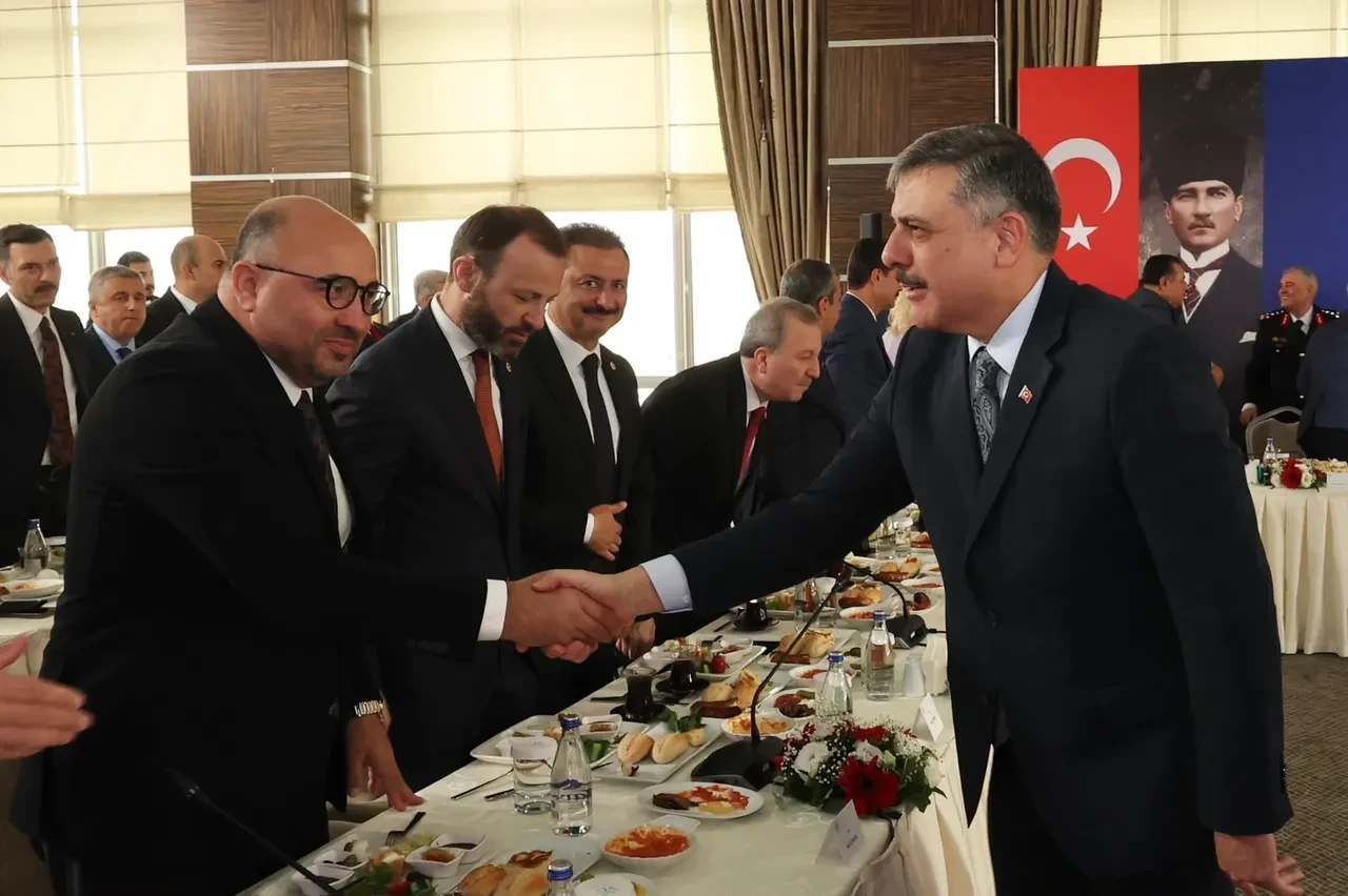 Bakan Çiftçi'den sert sözler: Ahbap çavuş rezaleti resmi kurumların güvenilirliğini ortaya koydu