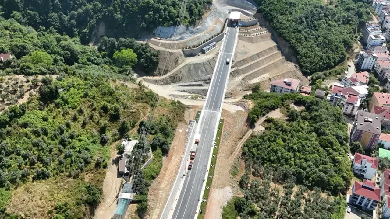 Bakan Uraloğlu duyurdu! Yalova-Armutlu arası 30 dakikaya düşecek: Yarın açılıyor 