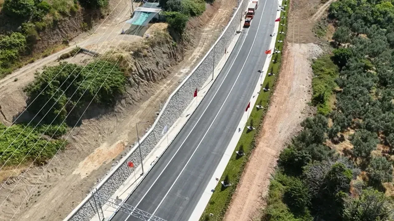 Bakan Uraloğlu duyurdu! Yalova-Armutlu arası 30 dakikaya düşecek: Yarın açılıyor