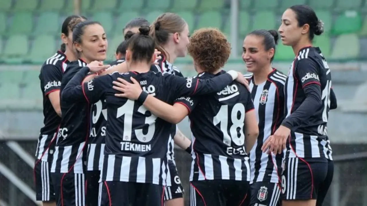Beşiktaş 2 transferi peş peşe açıkladı! Siyah-beyazlılar yeni oyuncularını duyurdu