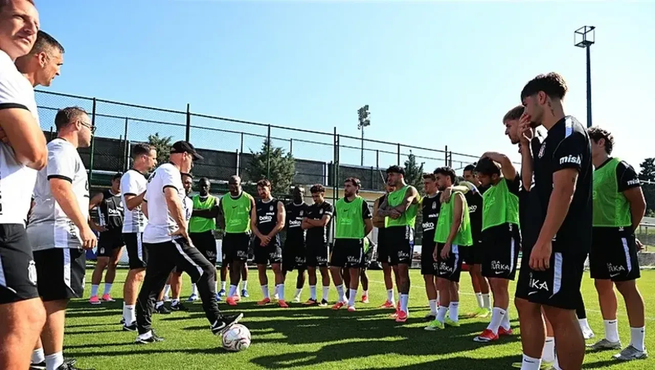 Beşiktaş Midtjylland maçı muhtemel 11'leri belli oldu! Italiano ilk sınavında: 3 yıldız isim yok