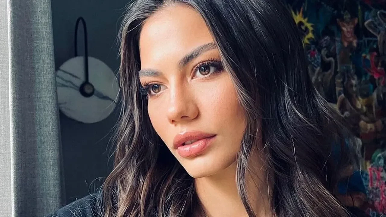 Demet Özdemir'den Eda ve Metin Özülkü'nün Kime Zarar şarkısına sürpriz yorum!