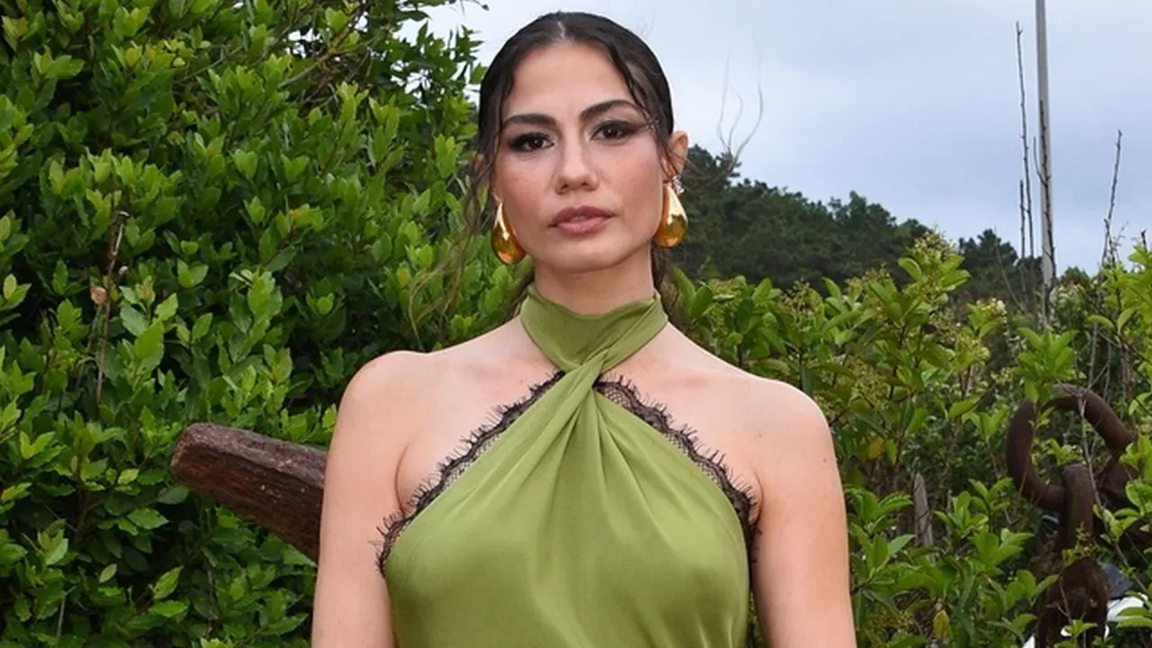 Demet Özdemir'den Eda ve Metin Özülkü'nün Kime Zarar şarkısına sürpriz yorum!