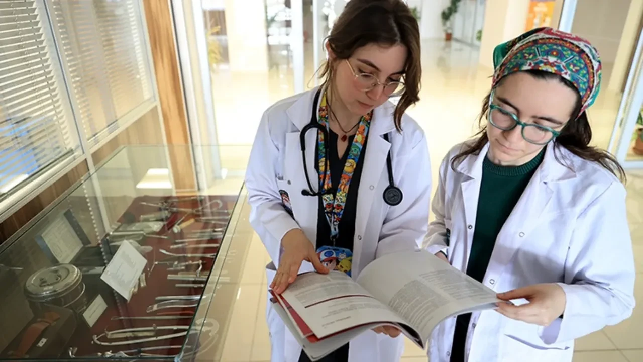 En yüksek istihdam oranı ve en yüksek kazanca sahip bölümler belli oldu! İşte mezunlarının yüzünü güldüren üniversite bölümleri