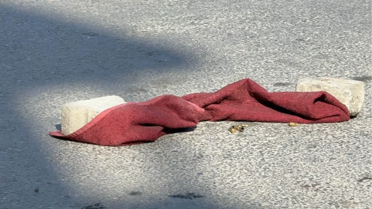 Esenyurt’ta iki kişiye silahlı saldırı