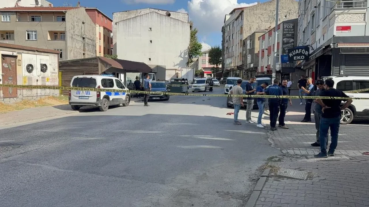 Esenyurt’ta iki kişiye silahlı saldırı