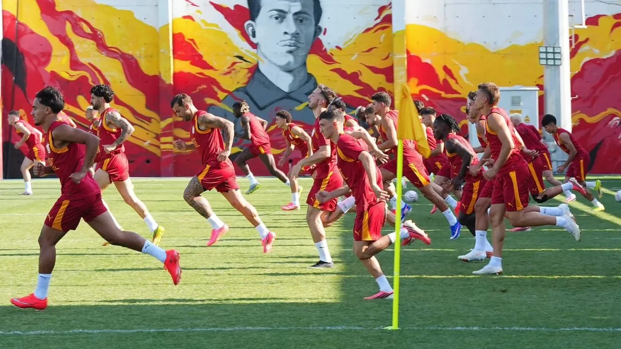 Galatasaray'ın kamp kadrosu açıklandı! İşte Avusturya'ya götürülen 35 oyuncu