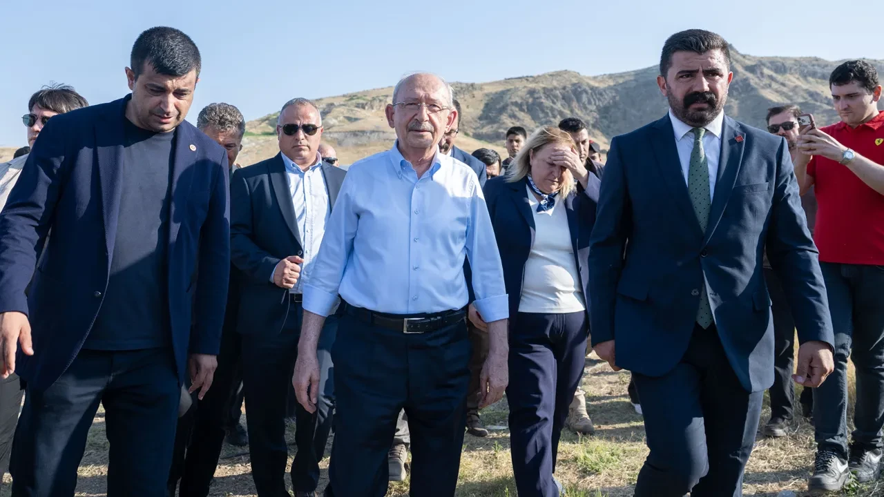 Kılıçdaroğlu'ndan Özgür Özel'in kuracağı yeni partiye yorum: CHP'deki tartışmalar beni hiç ilgilendirmiyor