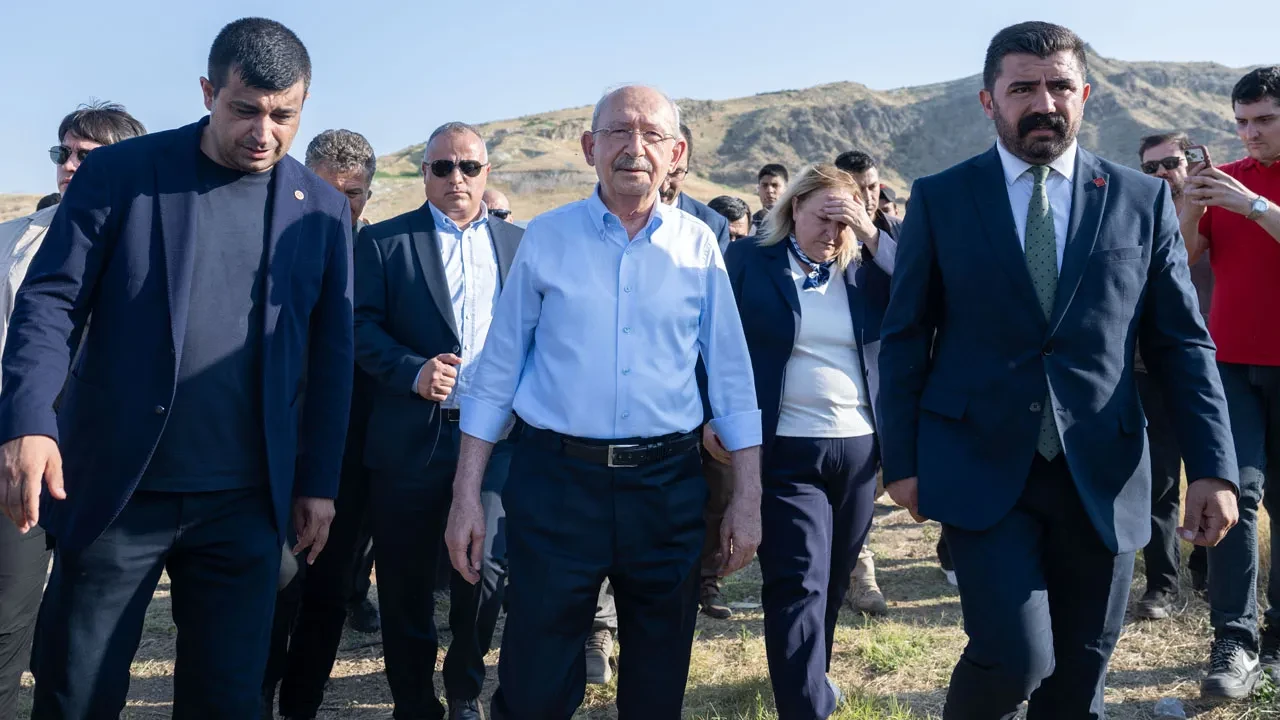 Kılıçdaroğlu'ndan Özgür Özel'in kuracağı yeni partiye yorum: CHP'deki tartışmalar beni hiç ilgilendirmiyor