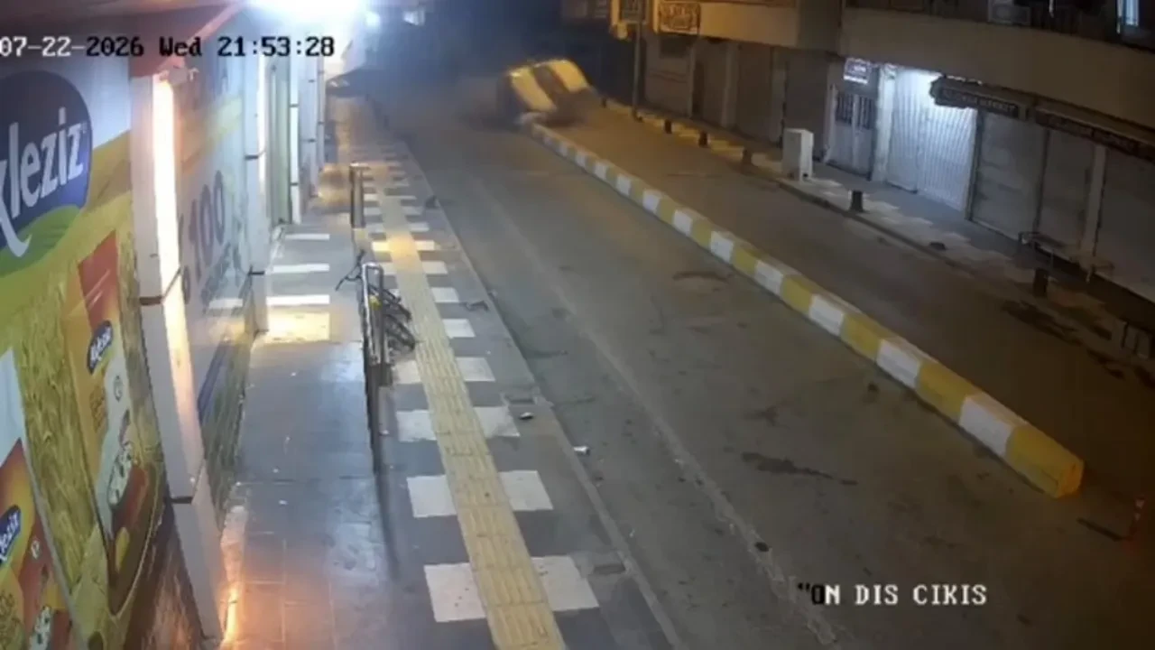 Mardin'de korku dolu anlar! Kontrolden çıkan otomobil böyle taklalar attı: İşte o anlar 