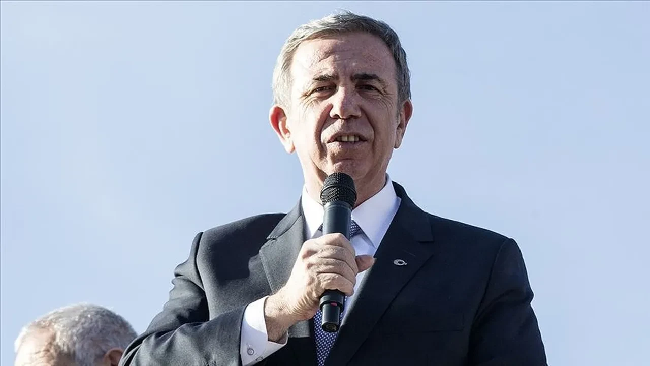 Özgür Özel’in hevesi kursağında kaldı! Yeni partiye başkan ve abilerden mesafeli tavır