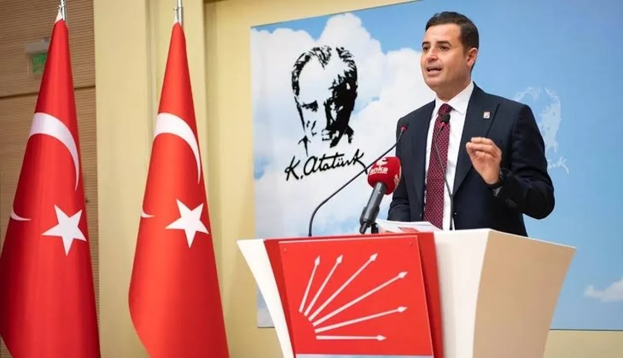 Özgür Özel’in hevesi kursağında kaldı! Yeni partiye başkan ve abilerden mesafeli tavır