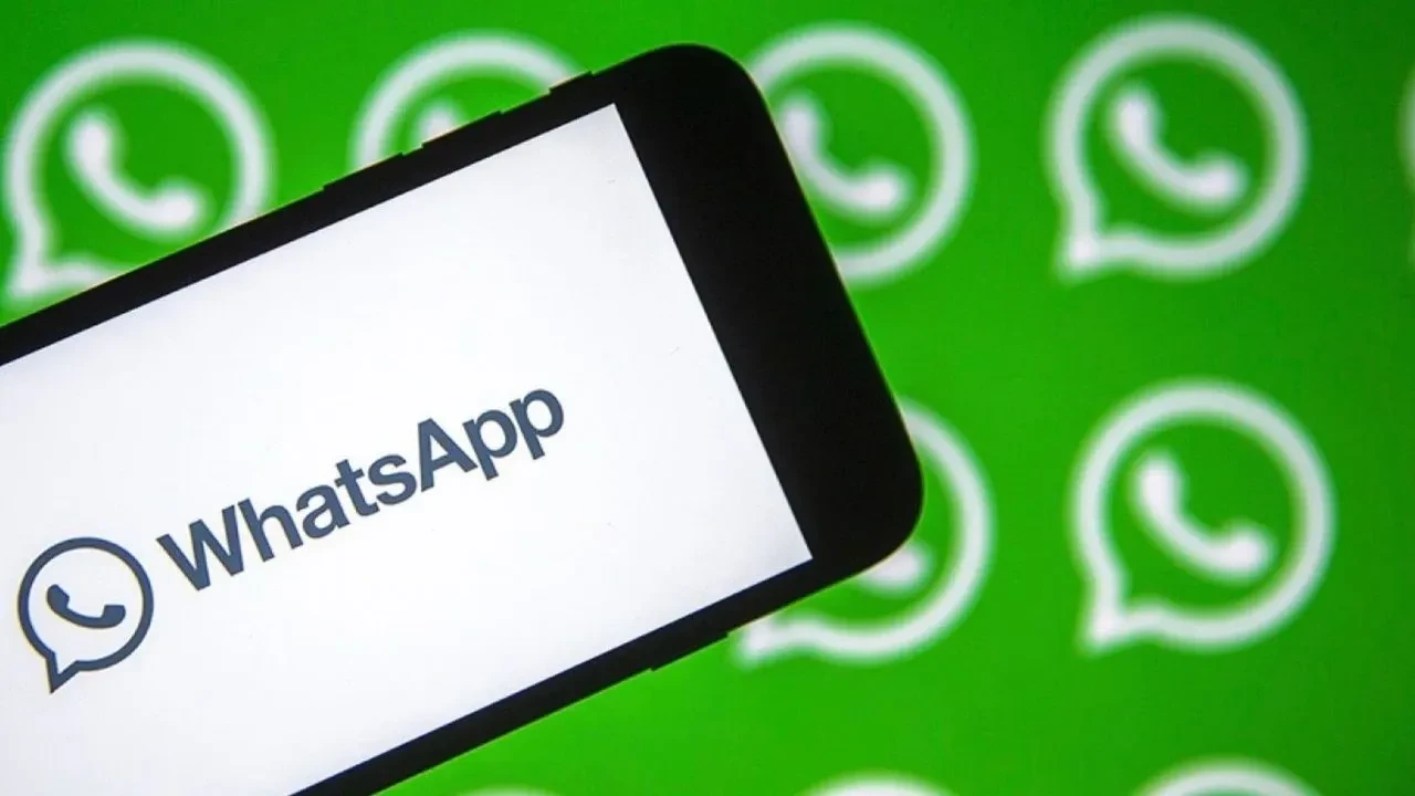 WhatsApp yeni özelliklerini duyurdu: CarPlay, iPad ve PDF desteği genişliyor
