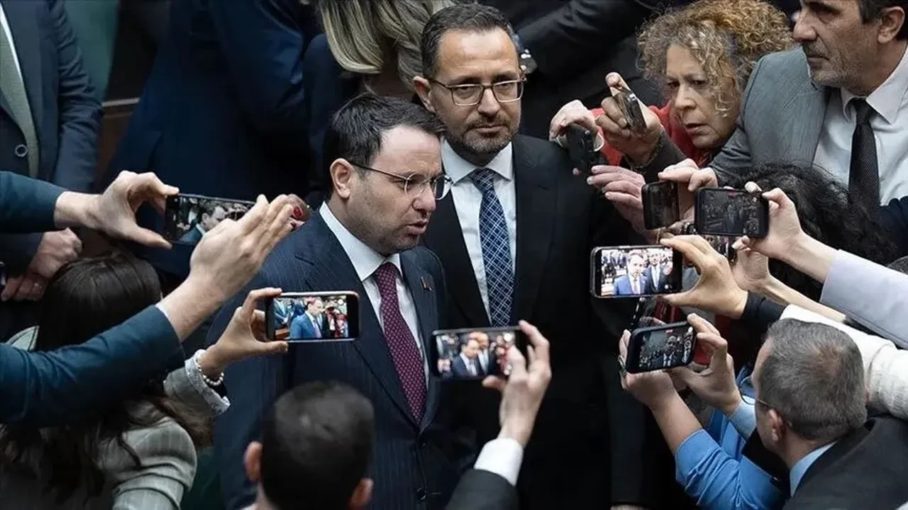 Adalet Bakanı Akın Gürlek Ahbap Derneğinin depremde topladığı parayı açıkladı: Haluk Levent panikle yurt dışına çıkmak istedi