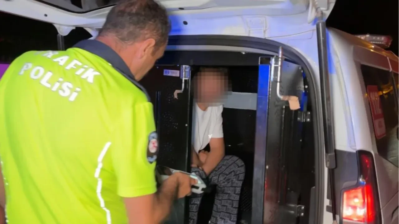 Aksaray'da film gibi kovalamaca: Patlak lastikle kaçtı, polise 