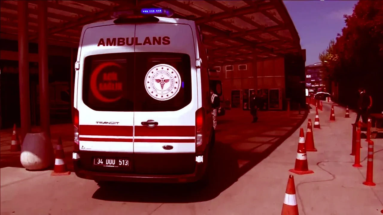 Avuçlarca hap ve çamaşır suyu içti! Hamile genç kadın hastanede tedavi altında